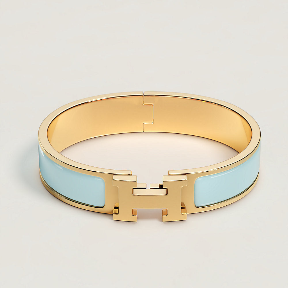 https://assets.hermes.com/is/image/hermesproduct/clic-h-bracelet--700001F%208X-front-wm-1-0-0-1000-1000_g.jpg
